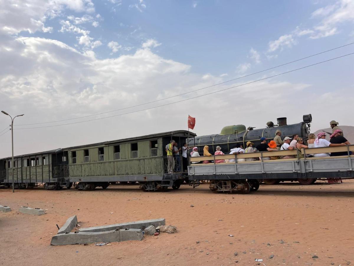 Wadi Rum Magic Camp Екстер'єр фото