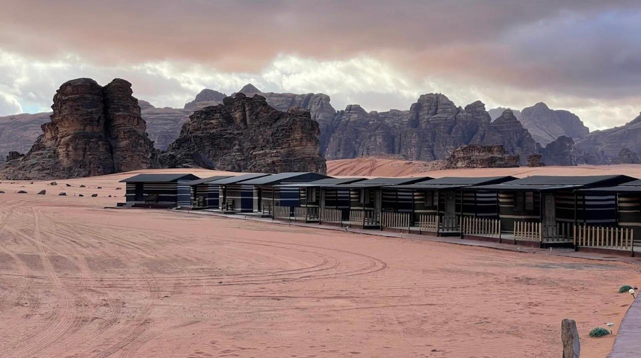 Wadi Rum Magic Camp Екстер'єр фото