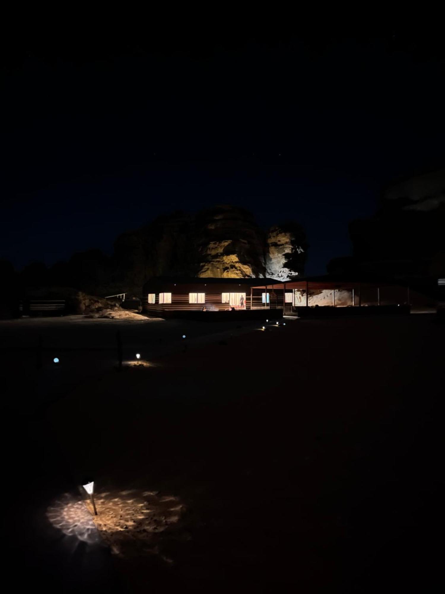 Wadi Rum Magic Camp Екстер'єр фото