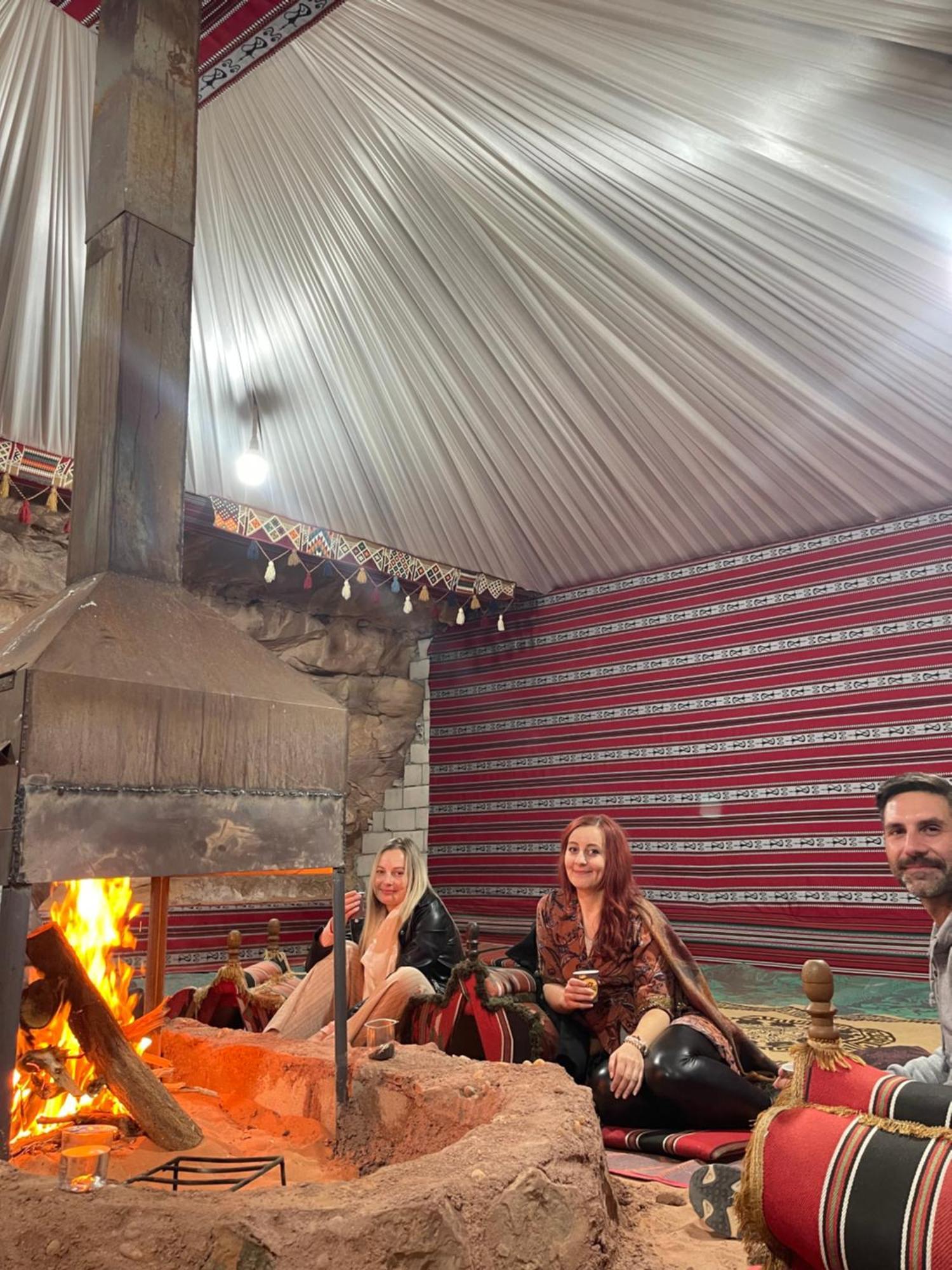 Wadi Rum Magic Camp Екстер'єр фото